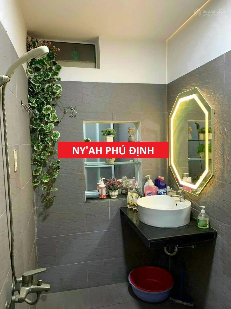 Nhà bán gần Ny’ah Phú Định khu phân lô gần chợ Phú lợi phạm thế hiển quận 8 95m2 4 tầng hoàn công đủ 8.25 tỷ còn bớt