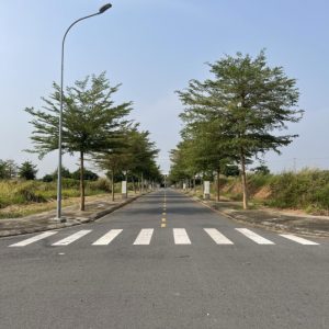 Lô diện tích lớn gần 100m2 (dài hơn 19m) giá tốt đầu tư, sổ hồng sẵn liền tay